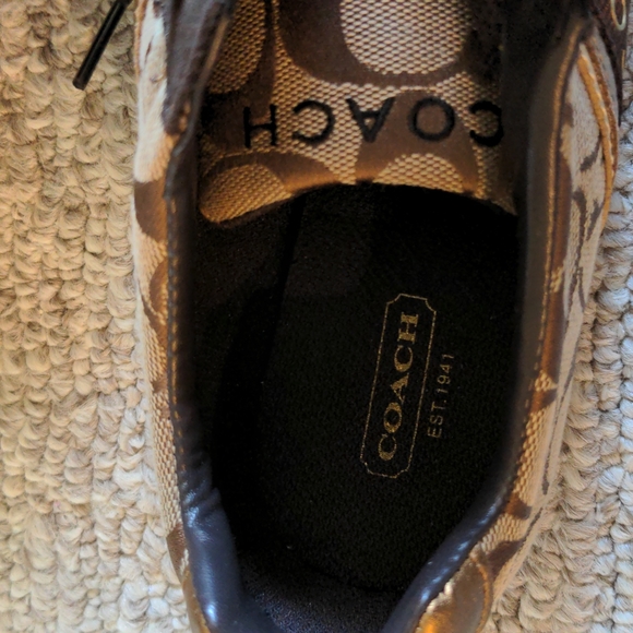Coach Shoes like NEW - Picture 4 of 8